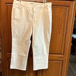 Women’s Nine West White Capris size 14